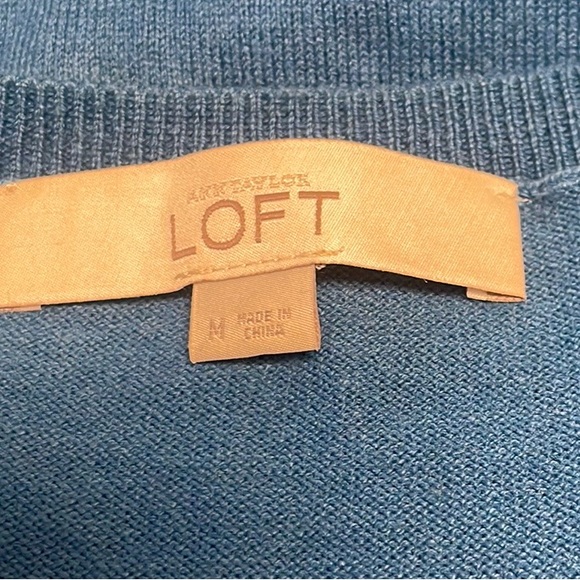 Loft By Ann Taylor Woman’s Size M Blue Sleeveless Sweater She’ll - Picture 4 of 5